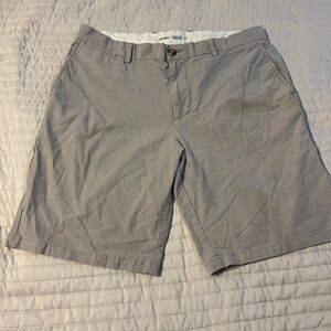 Old Navy Ultimate Slim Gray Men’s Shorts Size 36